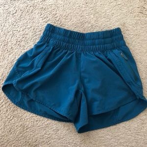 Lululemon size 4 shorts blue